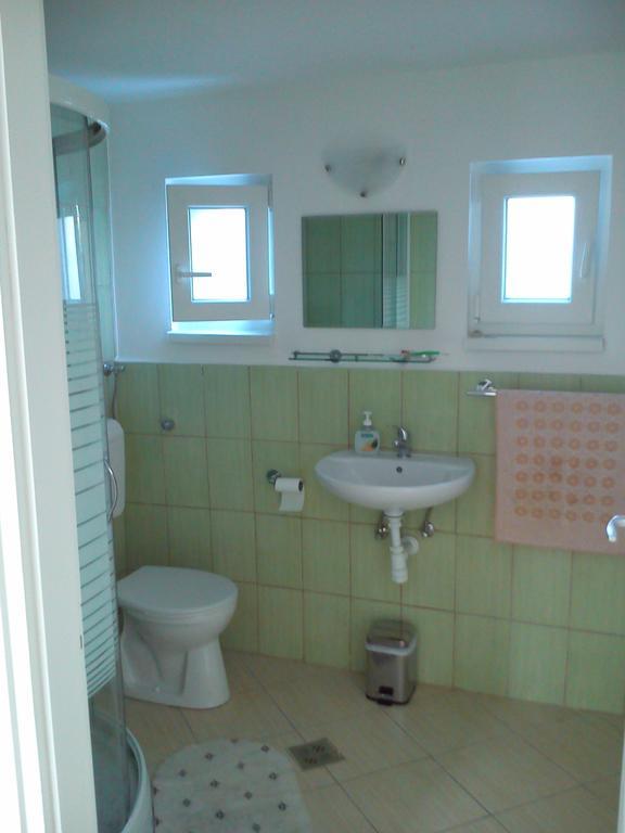 Judit Apartman Vonyarcvashegy Exterior foto